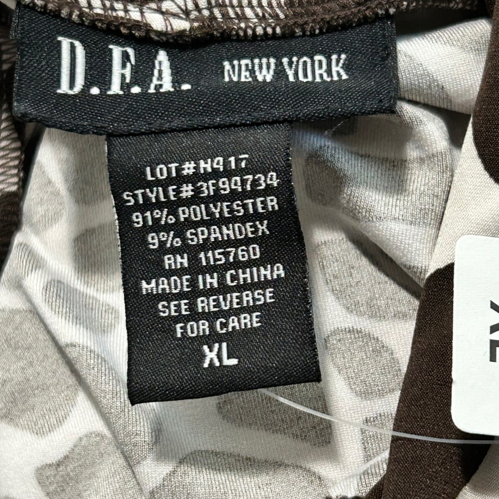 DFA New York Women's Sleeveless Mock Neck Top XL Brown White Giraffe Print - Picture 8 of 10